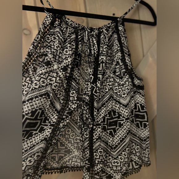 Express Tie Back Apron Tank - Picture 5 of 6